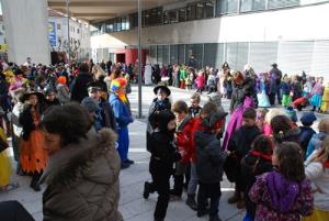 Maškare so v Sežano pripeljale sonce 6